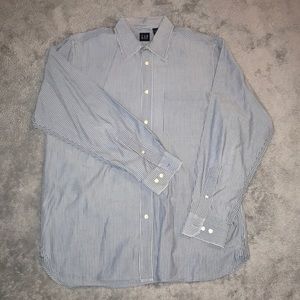 Men’s GAP shirt
